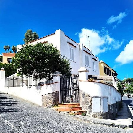 Brecchembe - Holiday Home In The Center Of Lacco Ameno 라코아메노 외부 사진