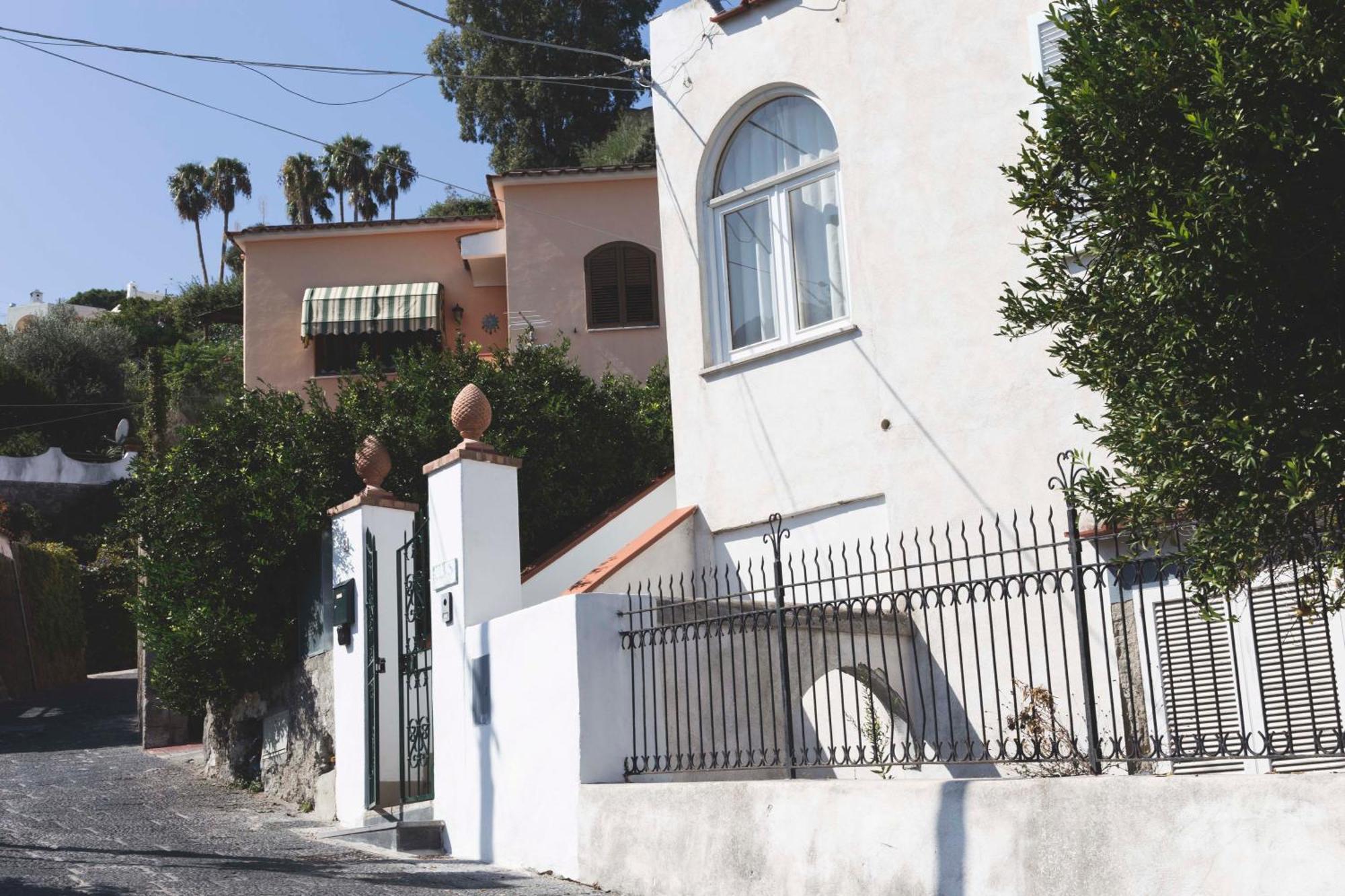 Brecchembe - Holiday Home In The Center Of Lacco Ameno 라코아메노 외부 사진