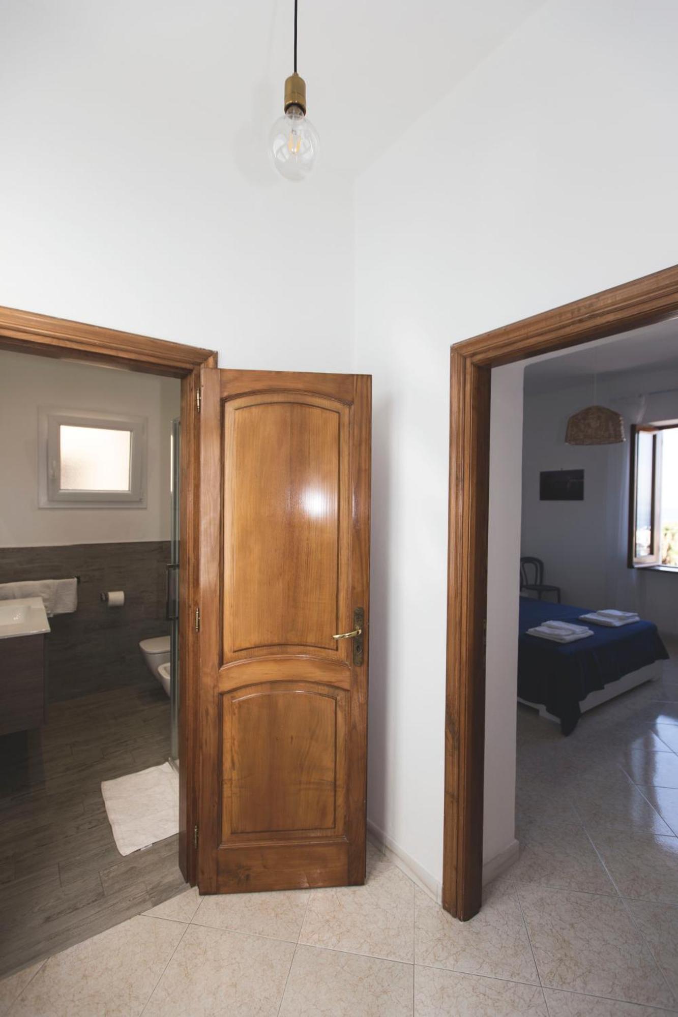 Brecchembe - Holiday Home In The Center Of Lacco Ameno 라코아메노 외부 사진